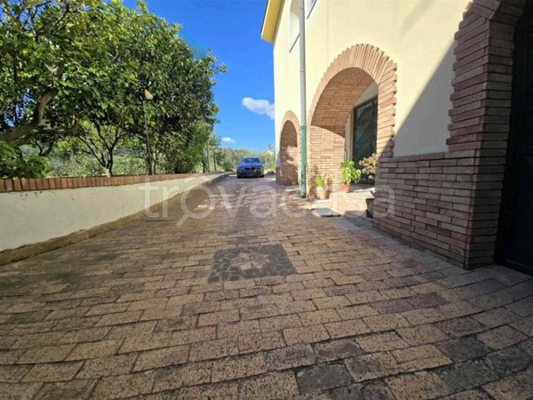 casa indipendente in vendita a Salerno in zona Ogliara