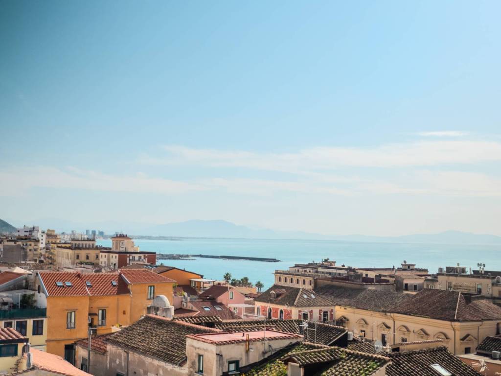 appartamento in vendita a Salerno in zona Centro Città