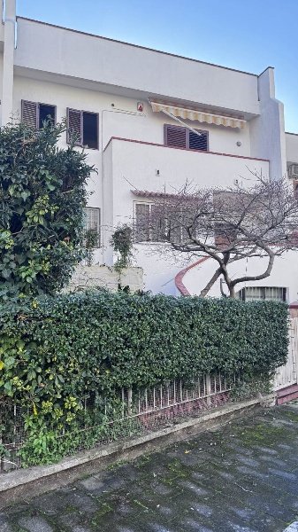 casa indipendente in vendita a Salerno