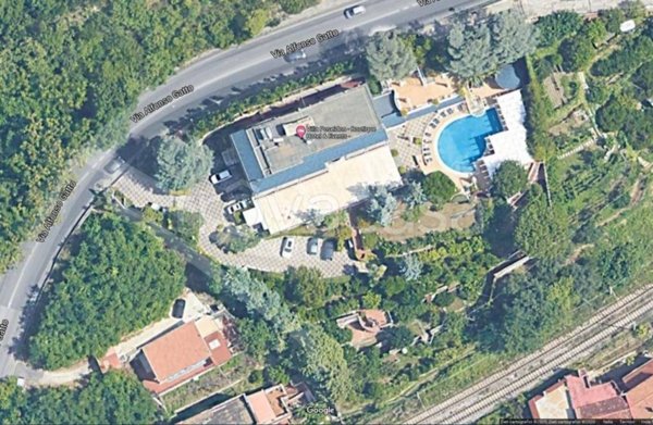 negozio in vendita a Salerno in zona Centro Città