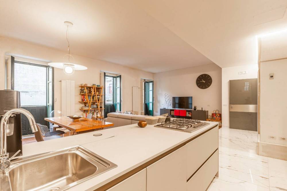 casa indipendente in vendita a Salerno in zona Porto