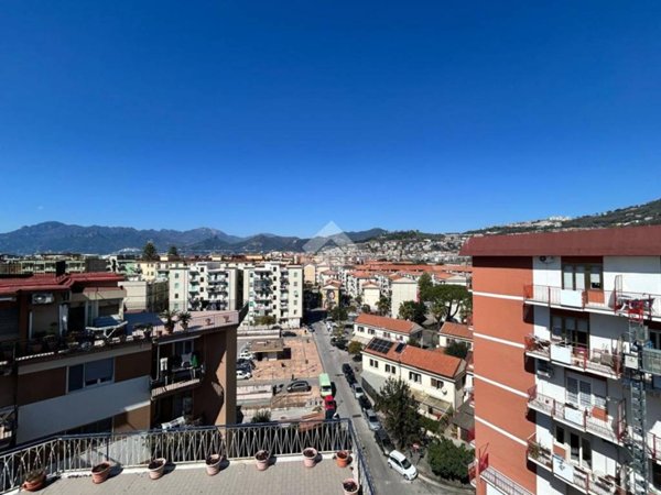 appartamento in vendita a Salerno in zona Pastena