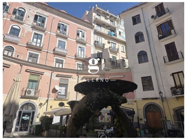 appartamento in vendita a Salerno in zona Centro Città