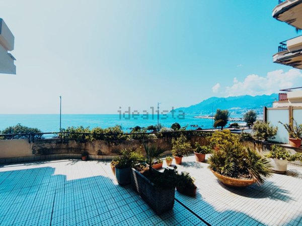 appartamento in vendita a Salerno in zona Centro Città