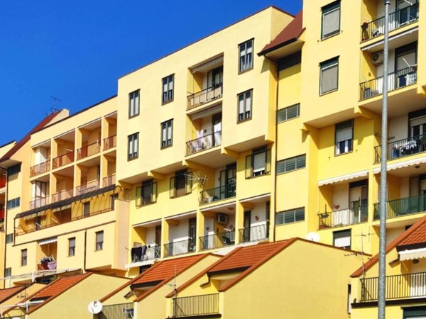 appartamento in vendita a Salerno in zona Pastena