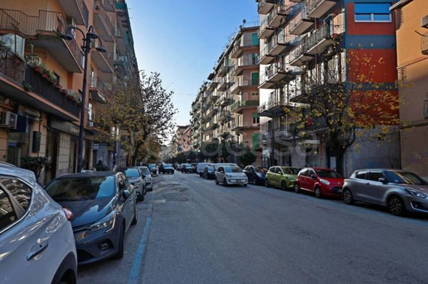 negozio in vendita a Salerno in zona Irno