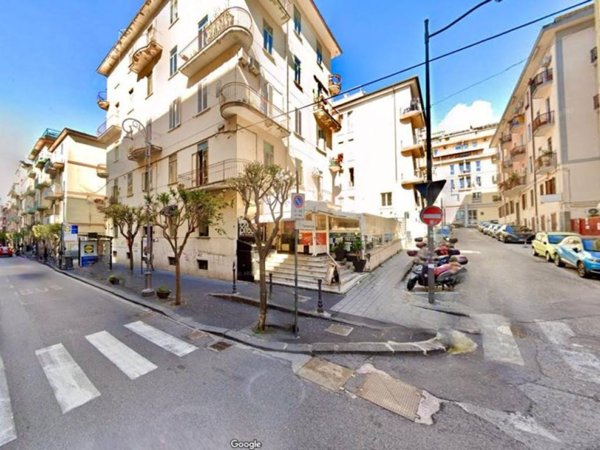 negozio in vendita a Salerno