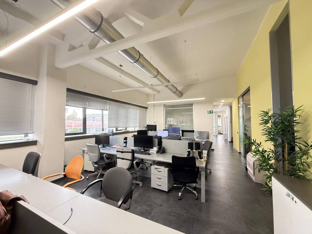 ufficio in vendita a Salerno in zona San Leonardo