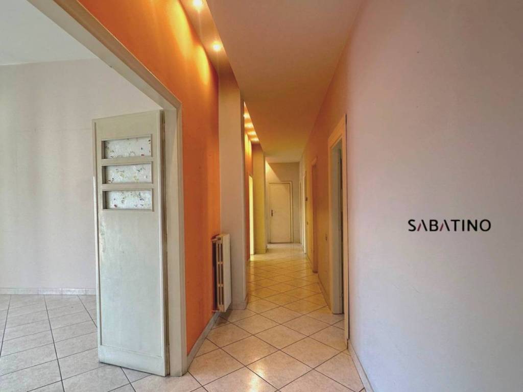 appartamento in vendita a Salerno in zona Centro Città