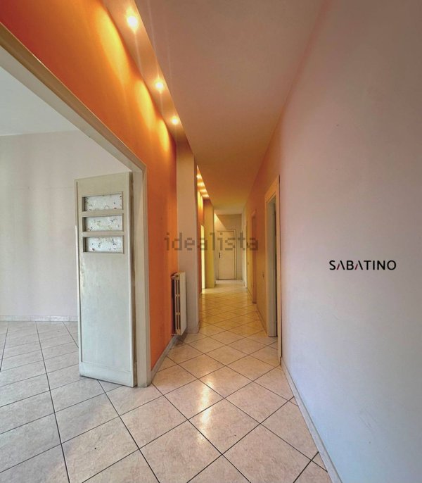 appartamento in vendita a Salerno in zona Centro Città