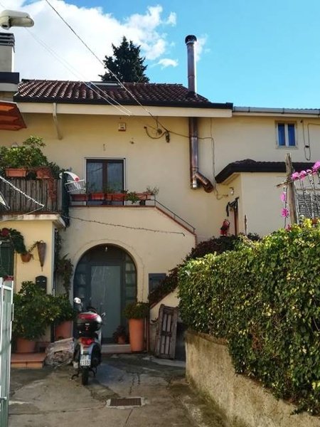 casa indipendente in vendita a Salerno in zona Ogliara