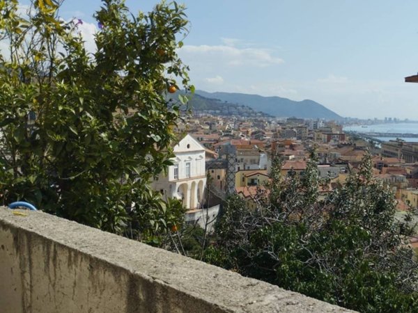 appartamento in vendita a Salerno in zona Centro Città