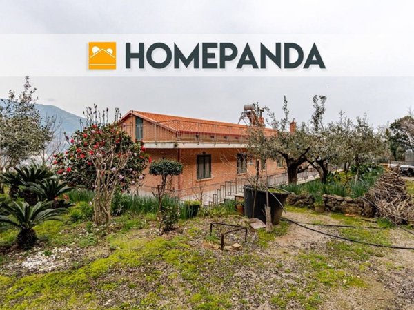 casa indipendente in vendita a Salerno