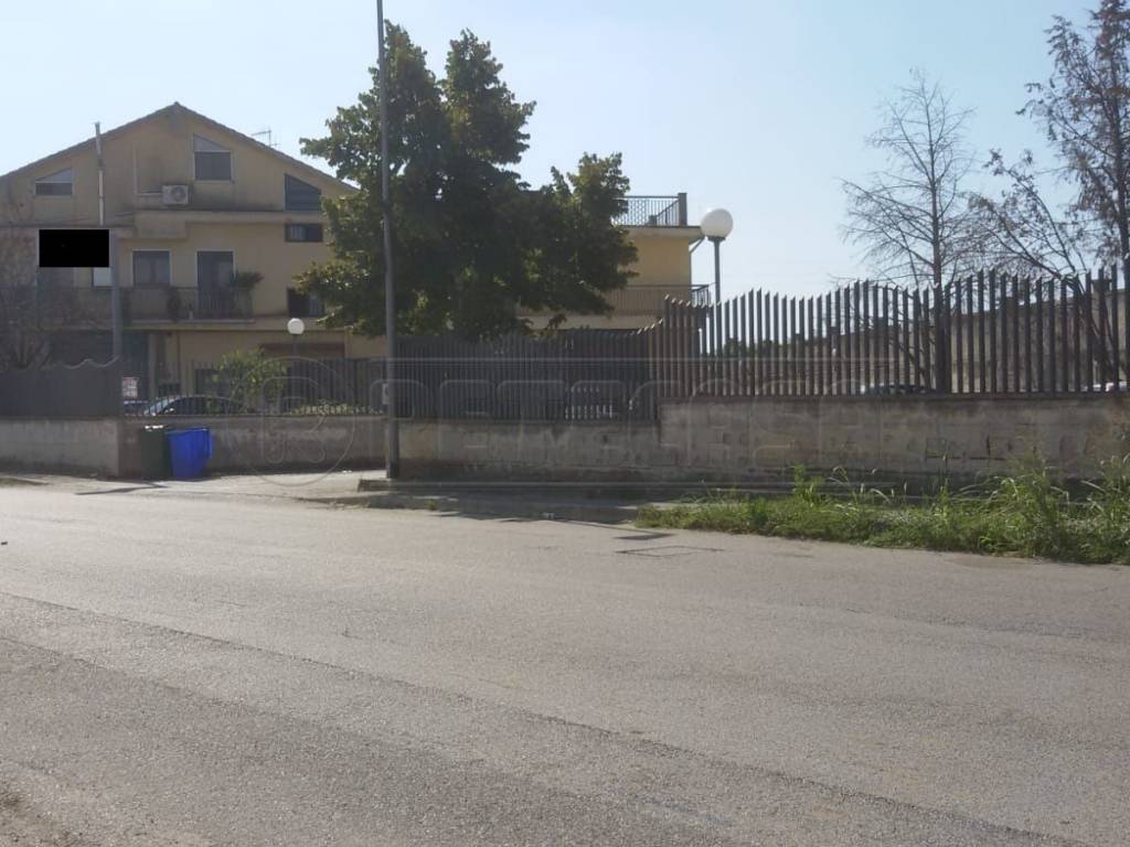 negozio in vendita a Salerno in zona Zona Industriale