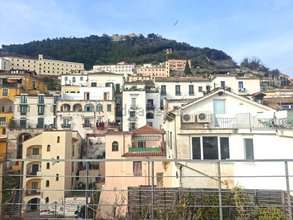 appartamento in vendita a Salerno in zona Centro Città