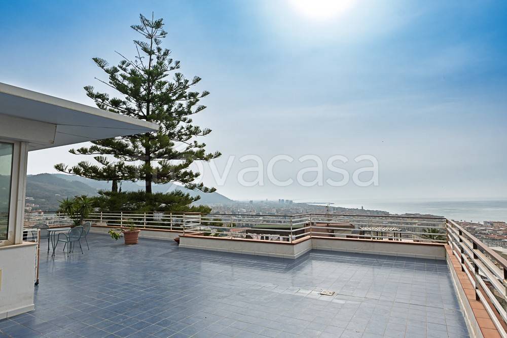 appartamento in vendita a Salerno in zona Brignano / Piezzo