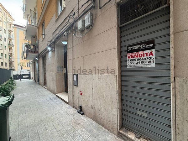 locale di sgombero in vendita a Salerno