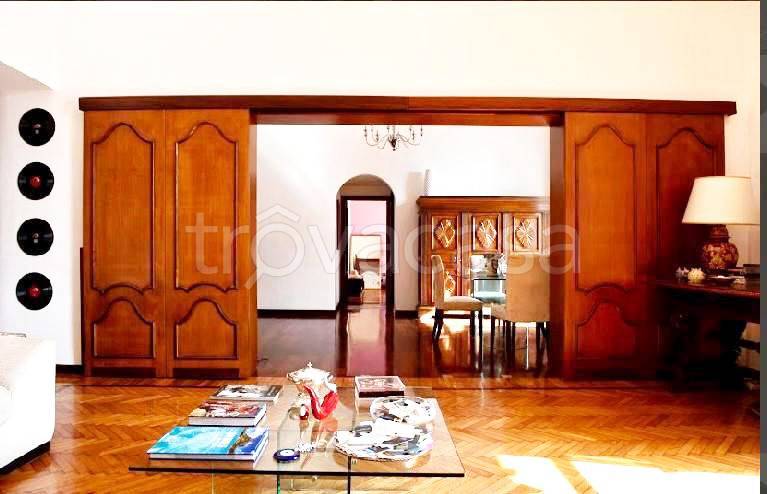 appartamento in vendita a Salerno in zona Centro Città