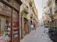 locale commerciale in vendita a Salerno in zona Centro Città