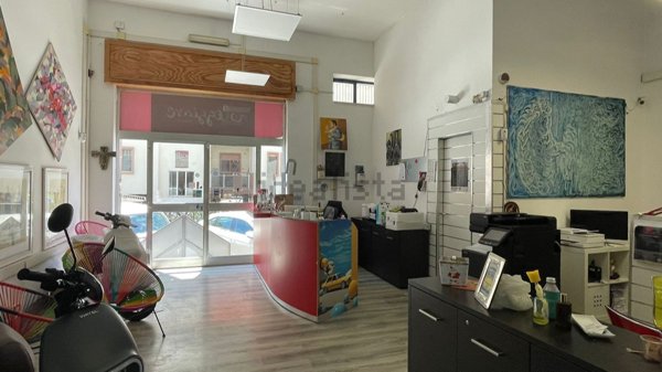 locale commerciale in vendita a Salerno