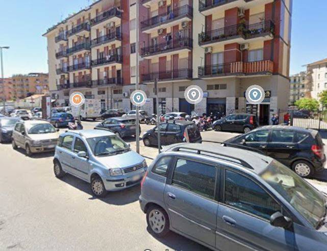 negozio in vendita a Salerno in zona Pastena