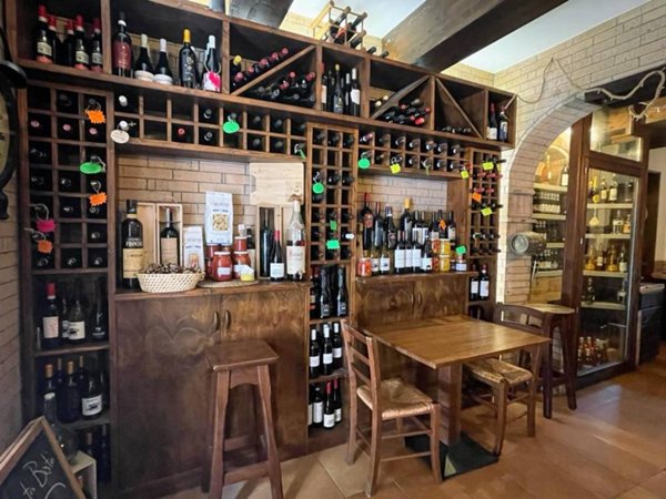 negozio in vendita a Salerno in zona Centro Città