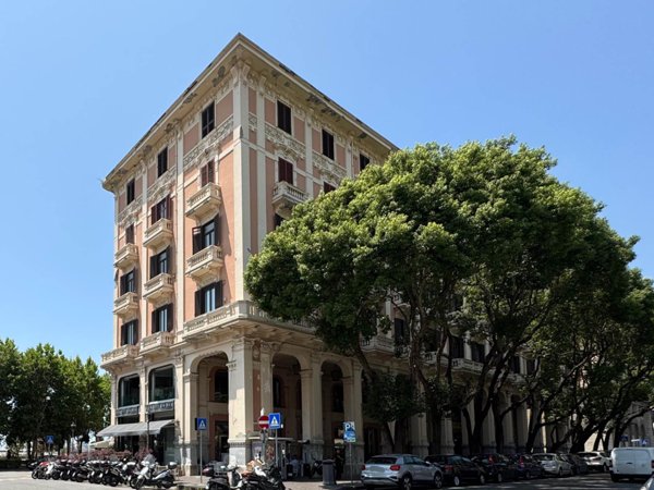 appartamento in vendita a Salerno in zona Centro Città