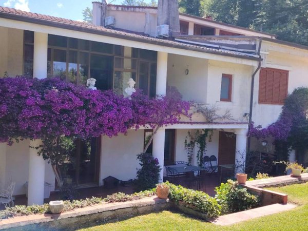 casa indipendente in vendita a Salerno in zona Ogliara