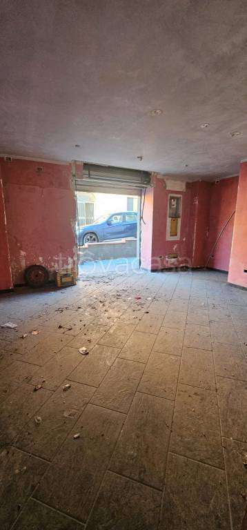 negozio in vendita a Salerno in zona Matierno