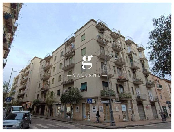 appartamento in vendita a Salerno in zona Pastena
