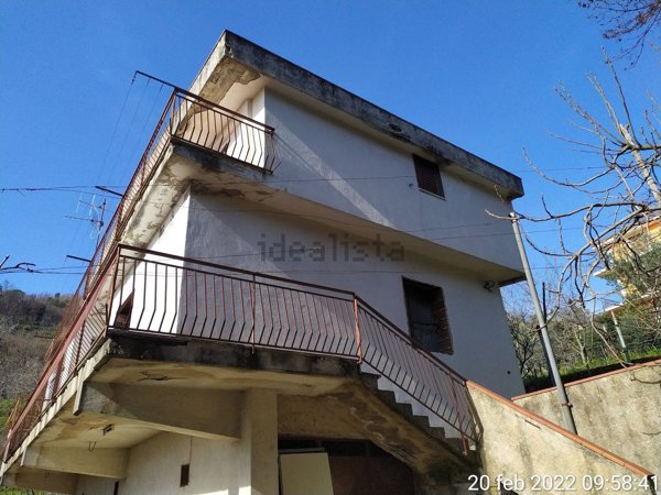 casa indipendente in vendita a Salerno