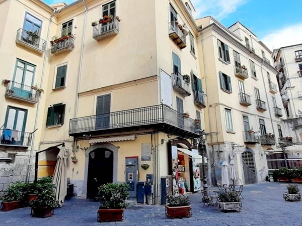 appartamento in vendita a Salerno in zona Centro Città