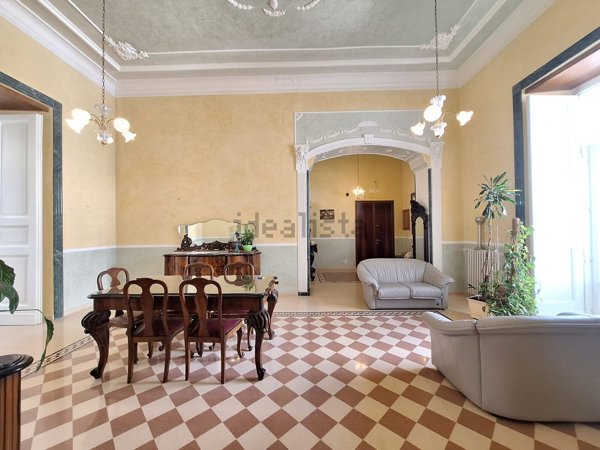 appartamento in vendita a Salerno in zona Centro Città