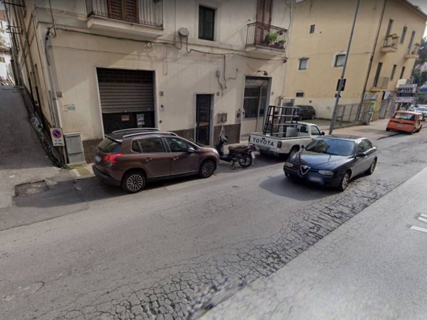 negozio in vendita a Salerno in zona Irno