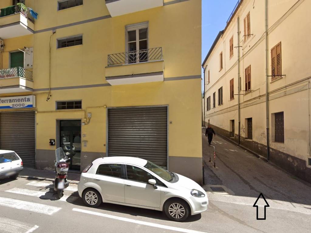 negozio in vendita a Salerno in zona Irno