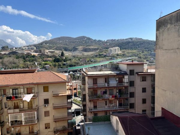 appartamento in vendita a Salerno in zona Centro Città
