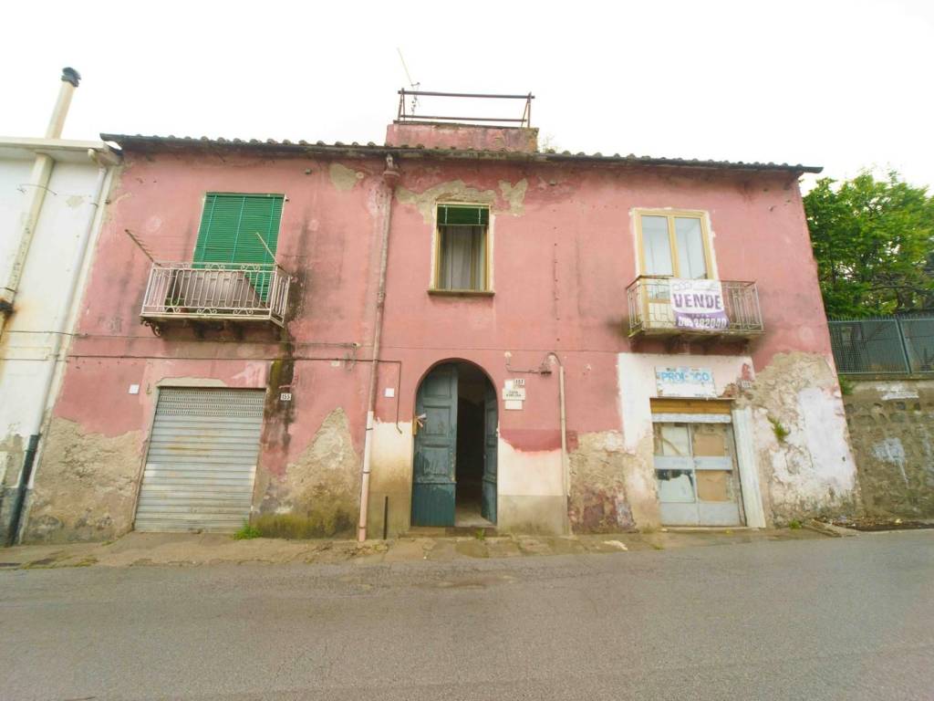 casa indipendente in vendita a Salerno in zona Ogliara