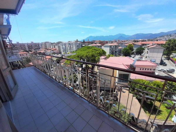 appartamento in vendita a Salerno in zona Pastena