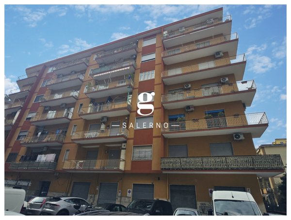 appartamento in vendita a Salerno in zona Pastena