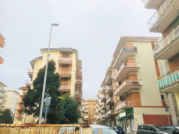 appartamento in vendita a Salerno in zona Pastena
