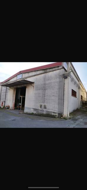 locale commerciale in vendita a Salerno in zona Zona Industriale