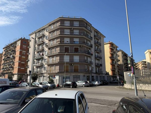 appartamento in vendita a Salerno in zona Pastena