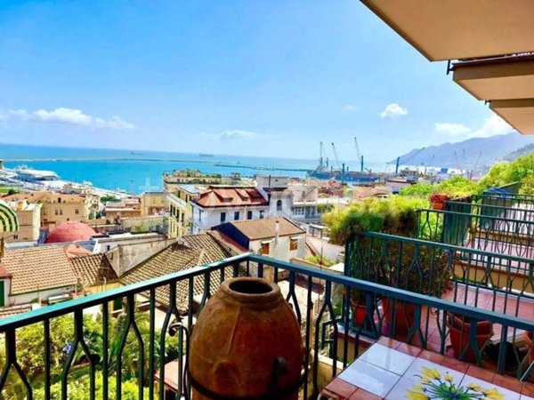 appartamento in vendita a Salerno in zona Centro Città