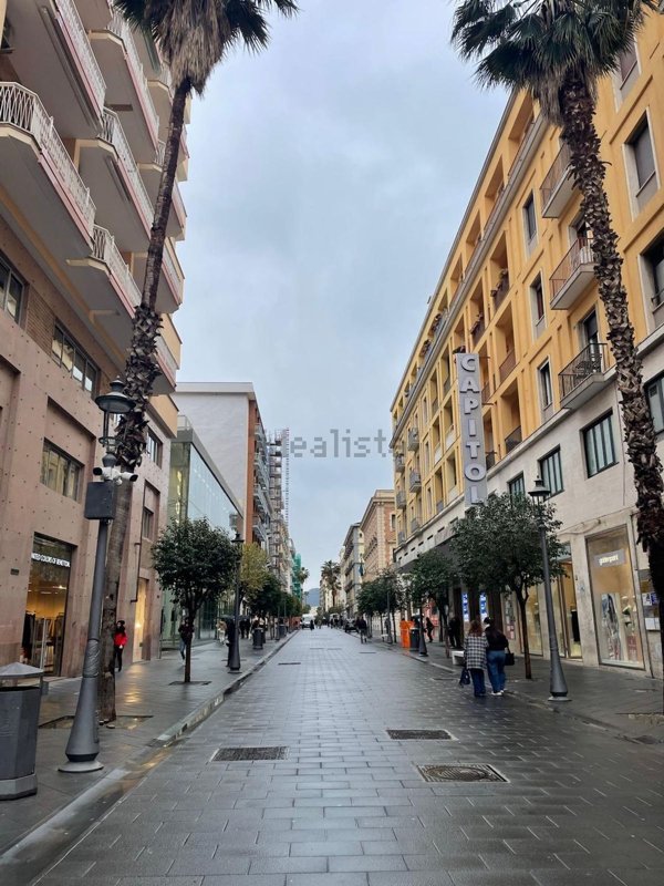 appartamento in vendita a Salerno in zona Centro Città