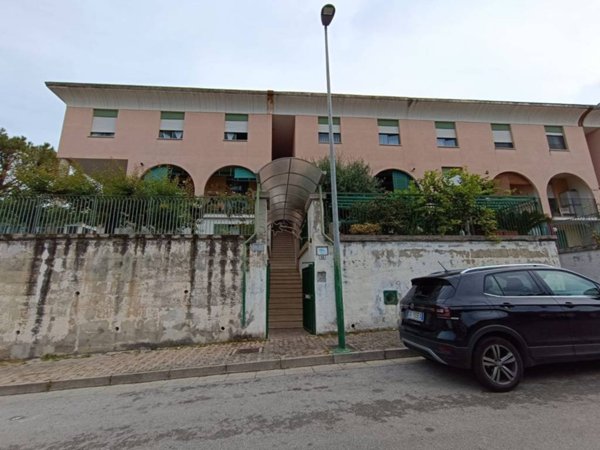 appartamento in vendita a Salerno in zona Giovi Altimare