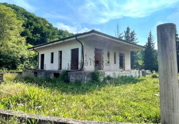casa indipendente in vendita a Salerno in zona Ogliara