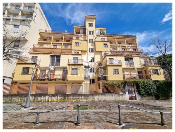 appartamento in vendita a Salerno in zona Pastena