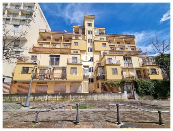 appartamento in vendita a Salerno in zona Pastena