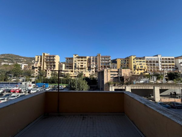 appartamento in vendita a Salerno in zona Pastena