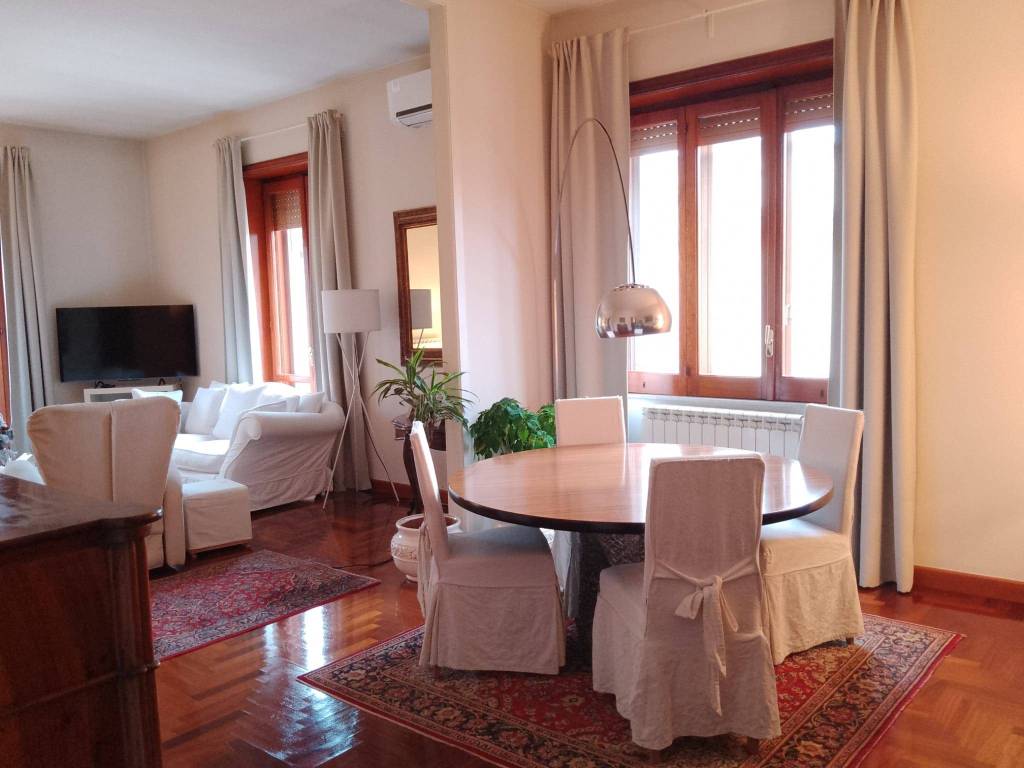 appartamento in vendita a Salerno in zona Centro Città